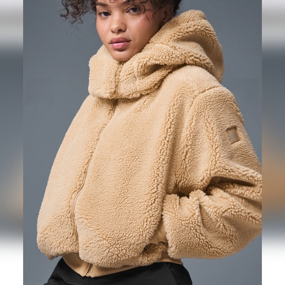 ALO Yoga Jackets & Blazers - Alo Yoga, Foxy Sherpa Jacket/Coat, Teddy Bear, Came,l VGUC, Women's M